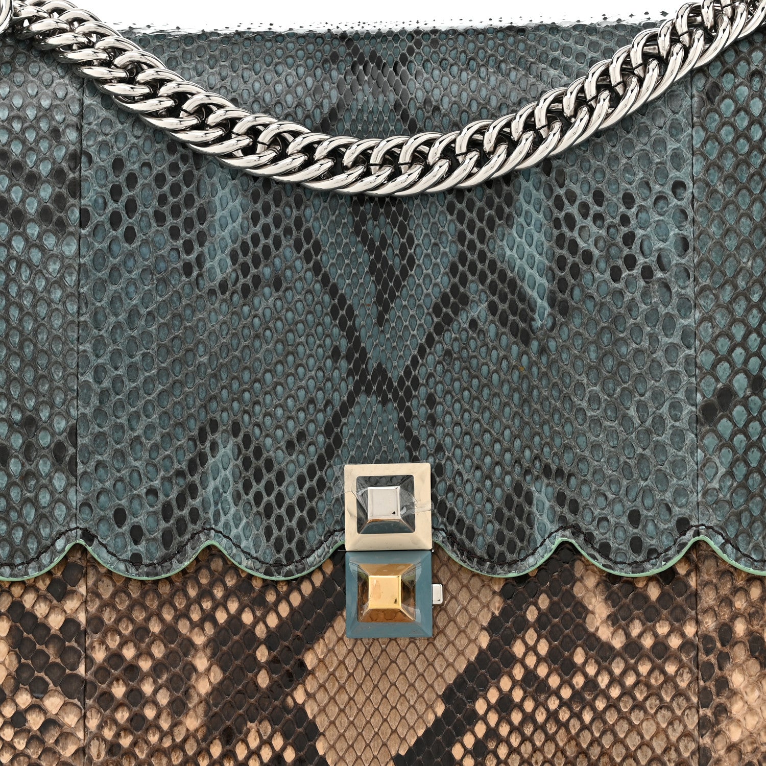 Fendi Snakeskin Scalloped Studded Kan I Shoulder Bag Borchie Borchie Pavone Makeup 8 of 10