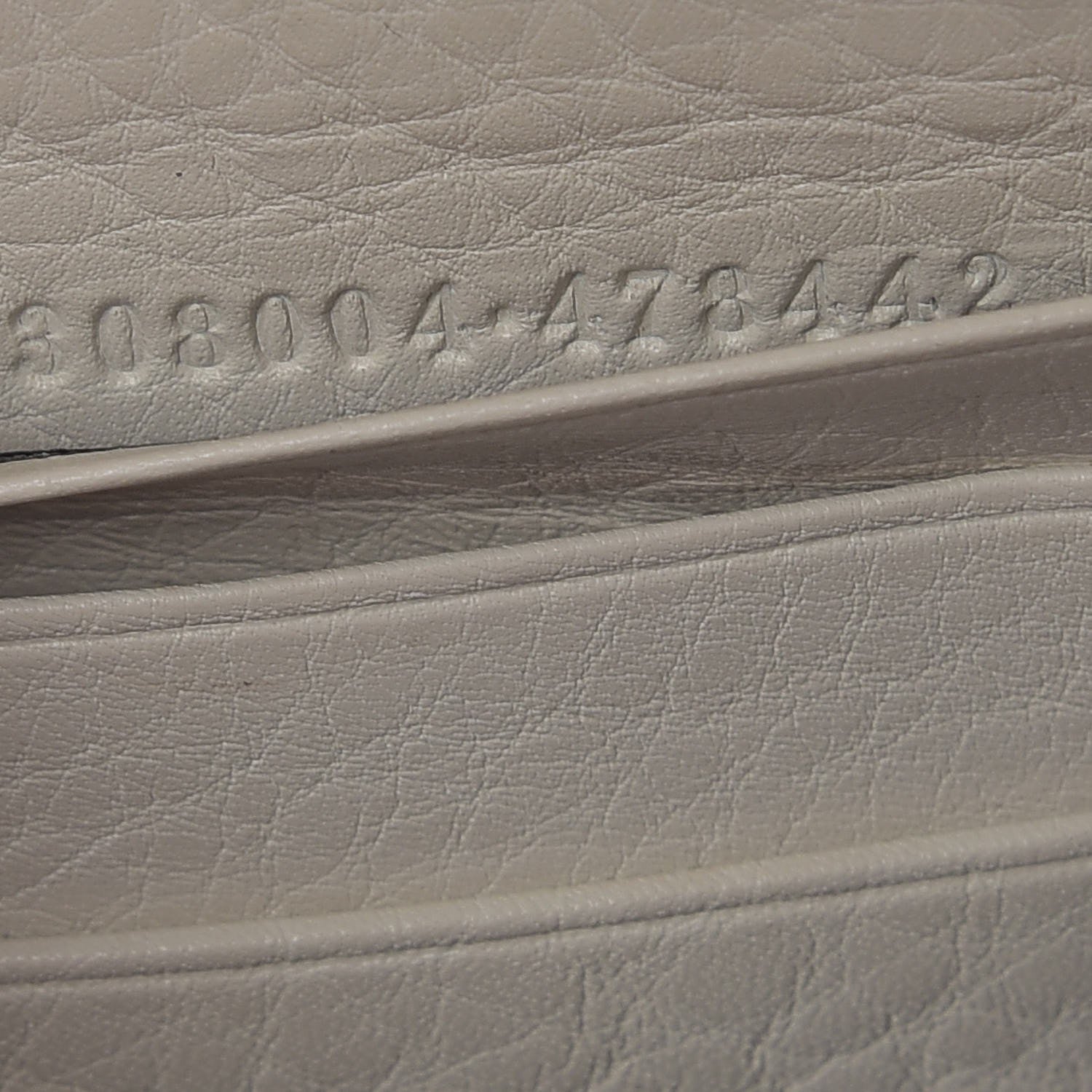 Gucci Pebbled Calfskin Soho Zip Around Wallet Off White 14 of 15