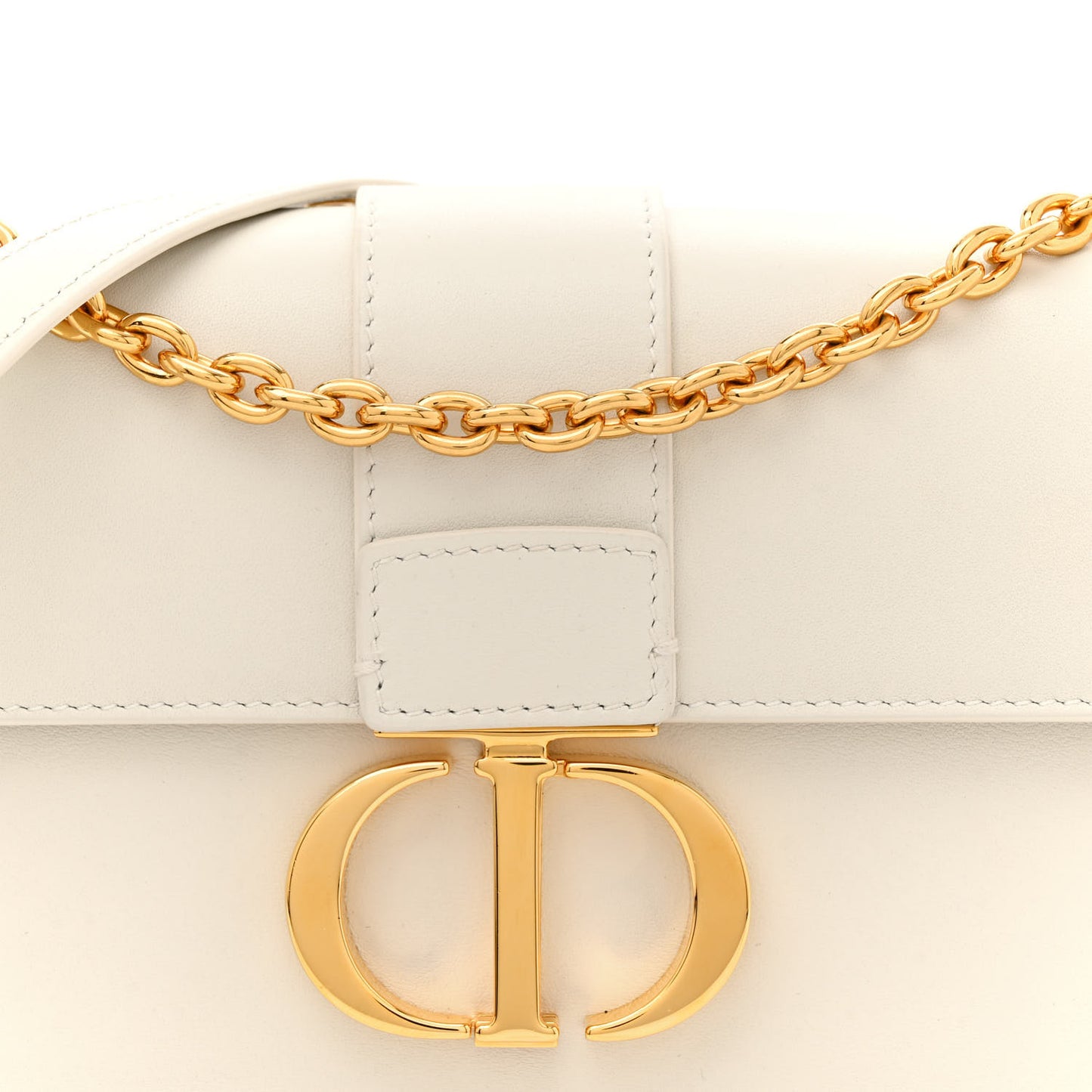 Grained Calfskin 30 Montaigne East West Chain Flap Bag Off White