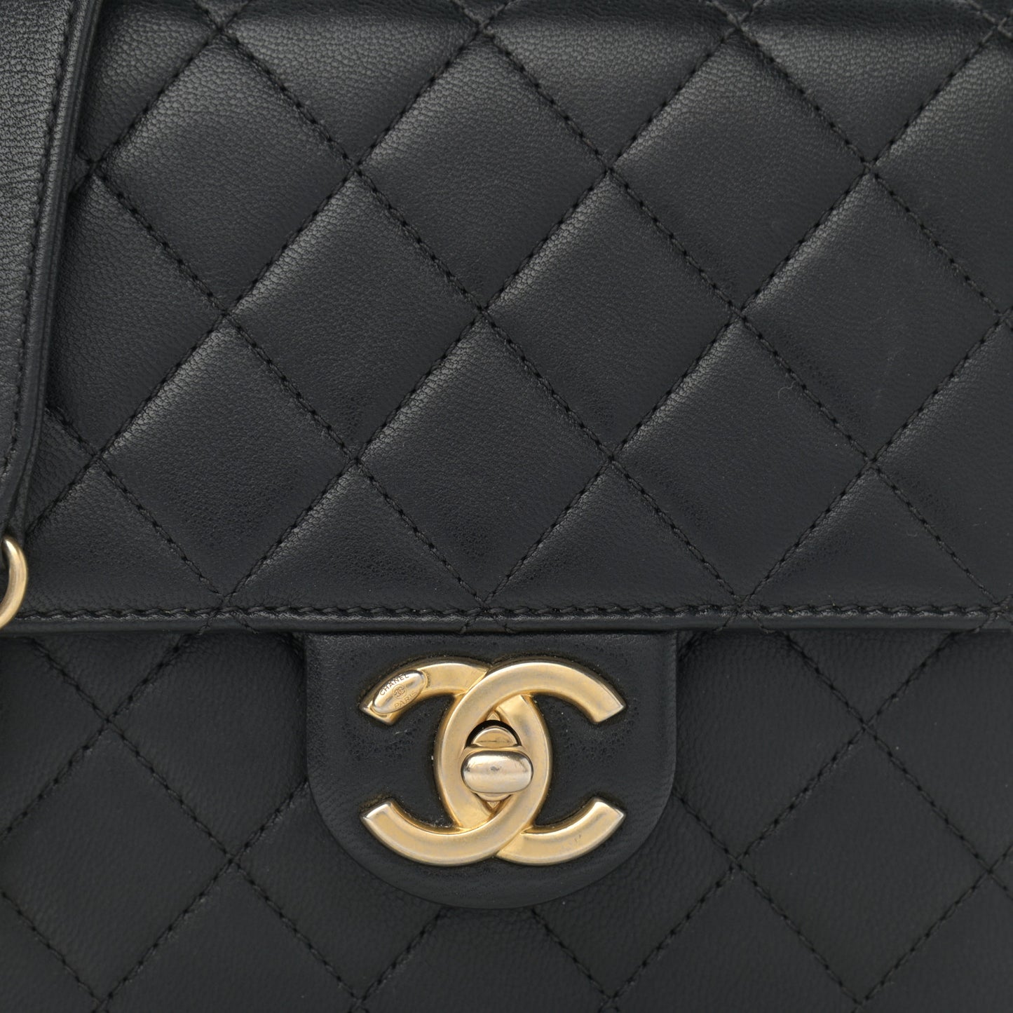 Goatskin Quilted Chic Pearls Flap Black