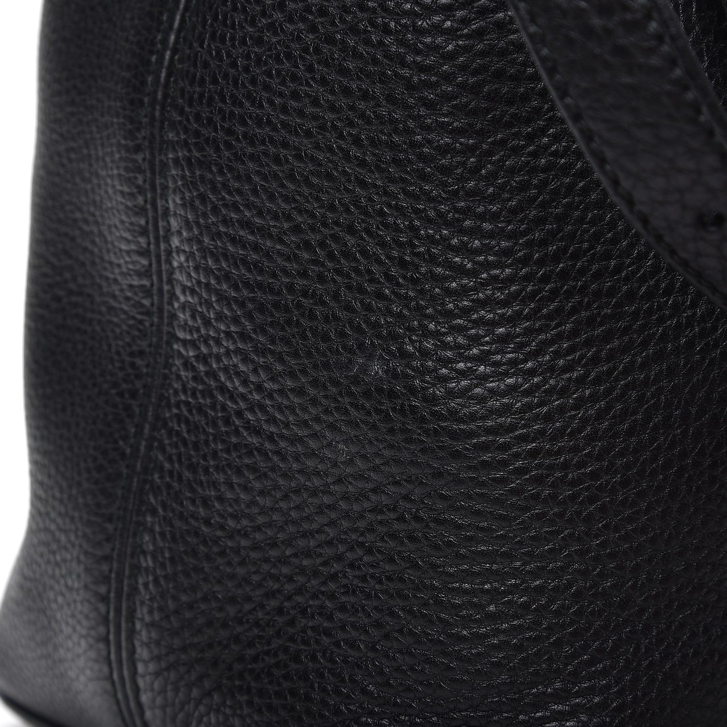 Pebbled Calfskin Large Soho Hobo Black