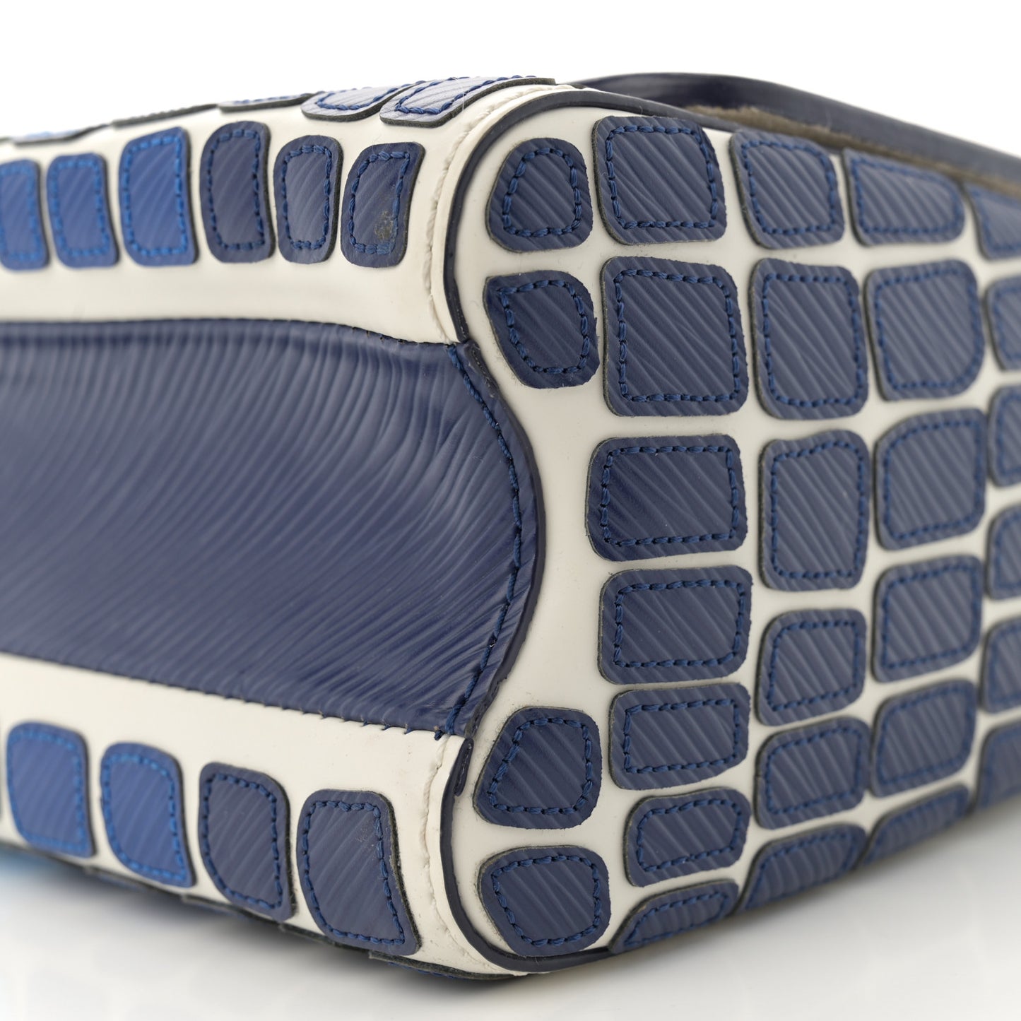 Epi Savane Twist Shoulder Bag MM Blue