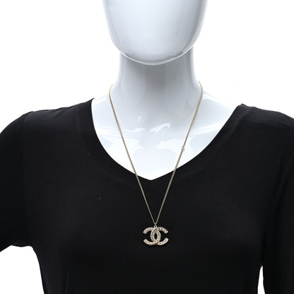 Chanel Pearl CC Pendant Necklace Gold 3 of 4