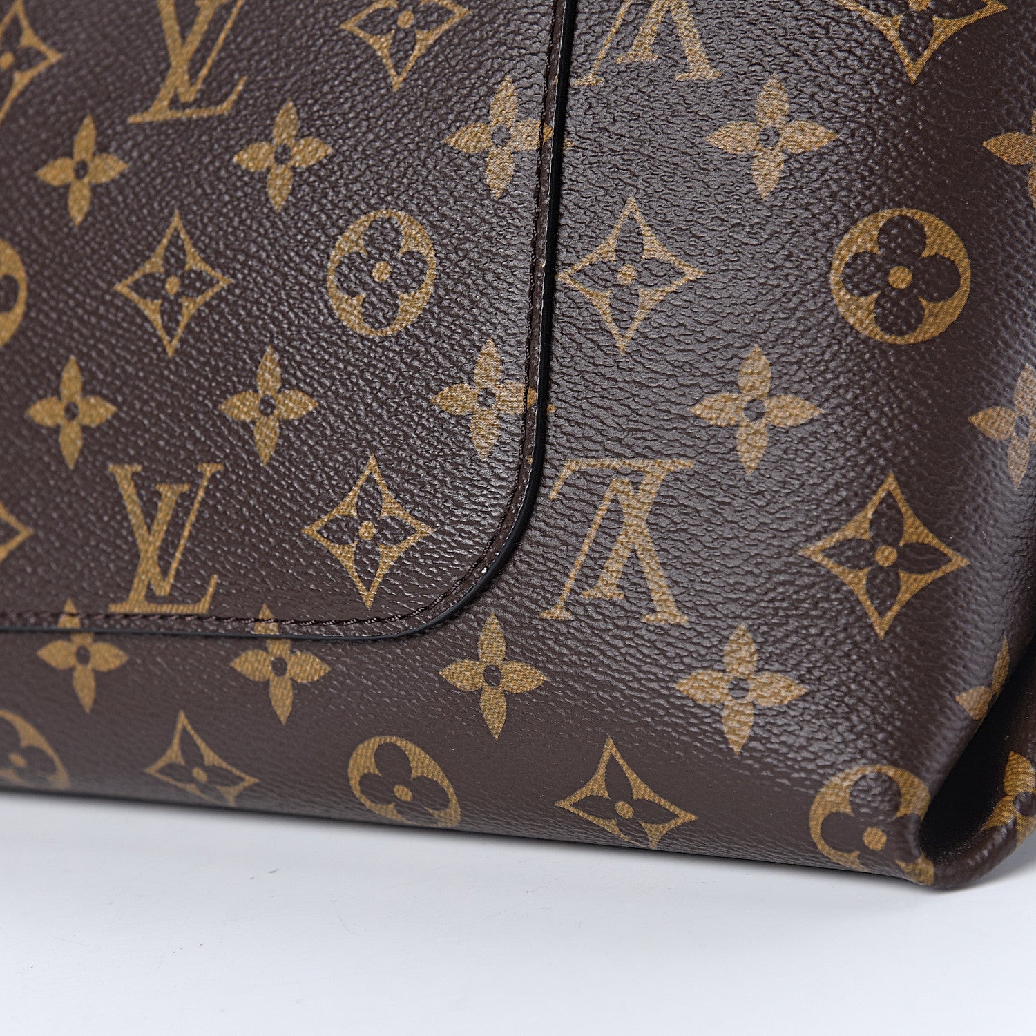 Louis Vuitton Monogram Beaubourg MM Safran Imperial 17 of 17