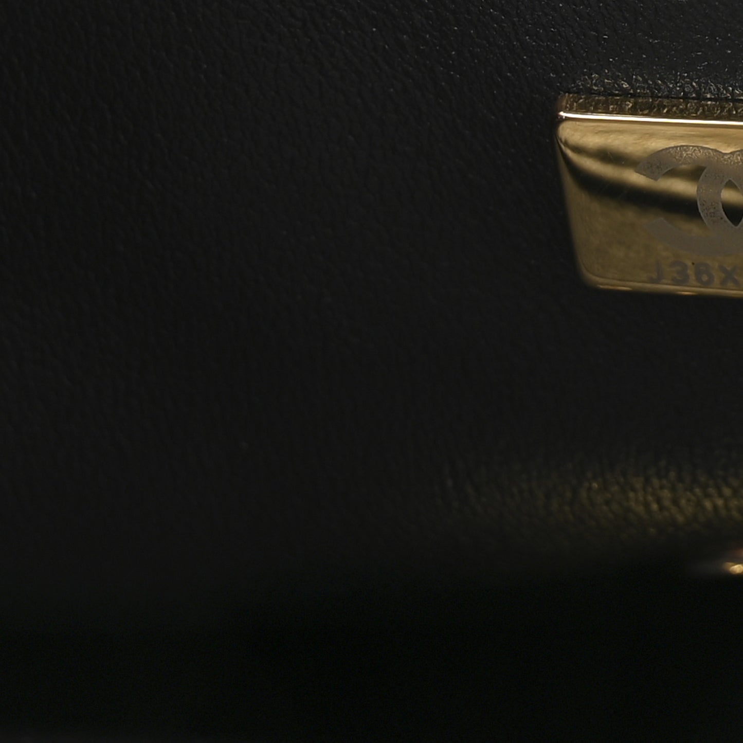 Lambskin Quilted CC Pocket Clutch With Chain Black