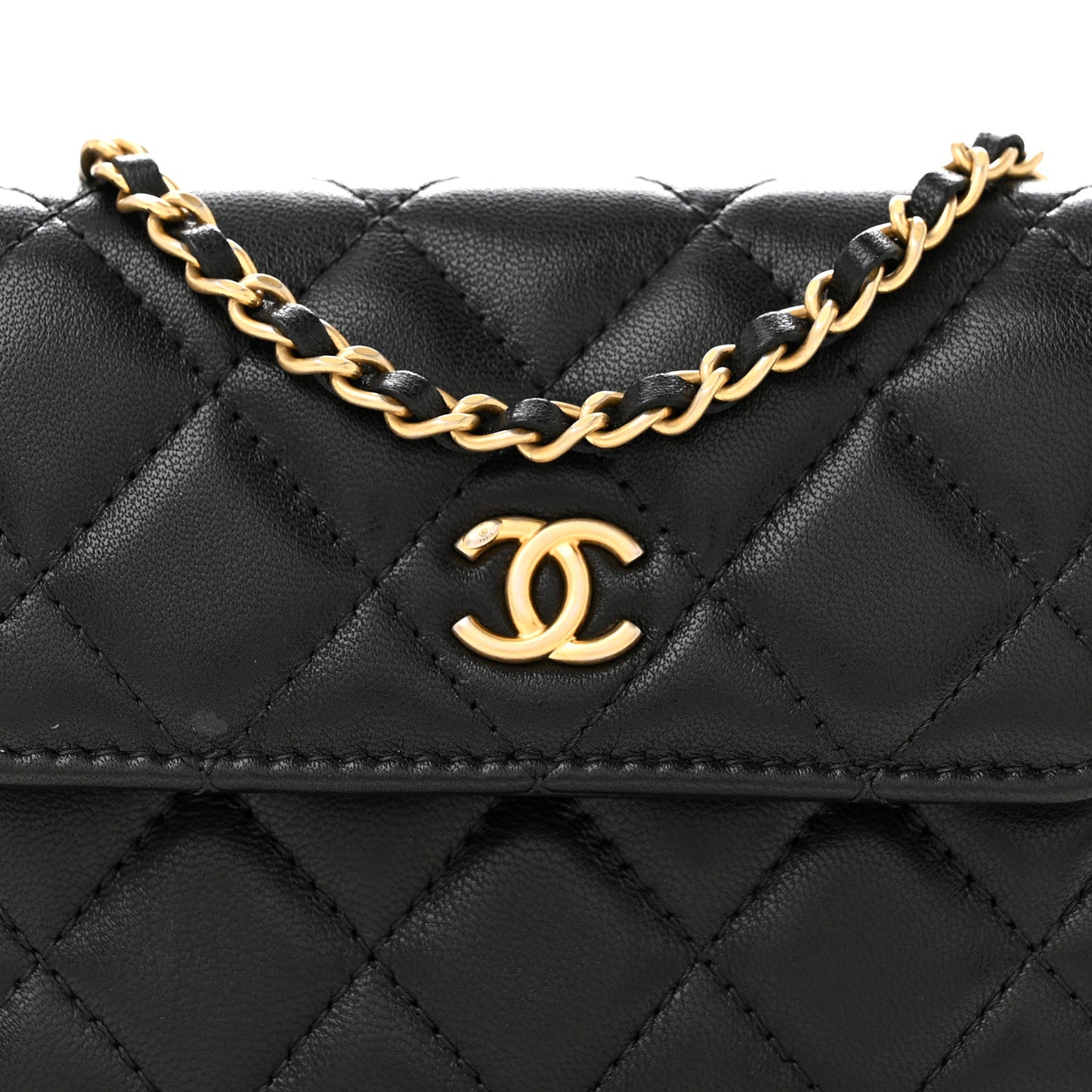 Lambskin Quilted Pearl Crush Clutch With Chain Black