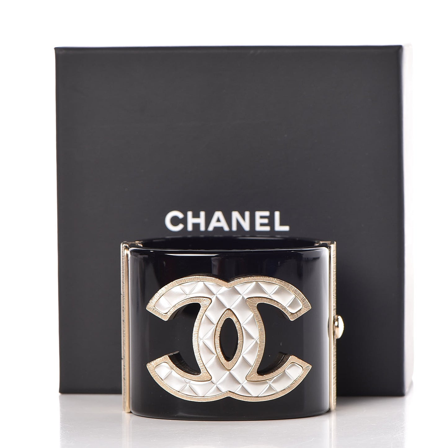 Resin Quilted CC Cuff Black Gold