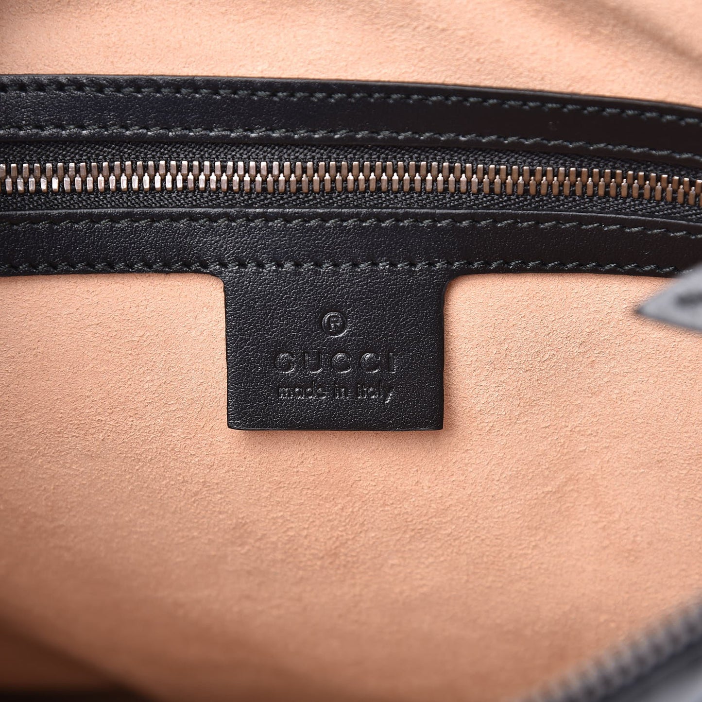 Calfskin Matelasse GG Marmont Flat Messenger Bag Black