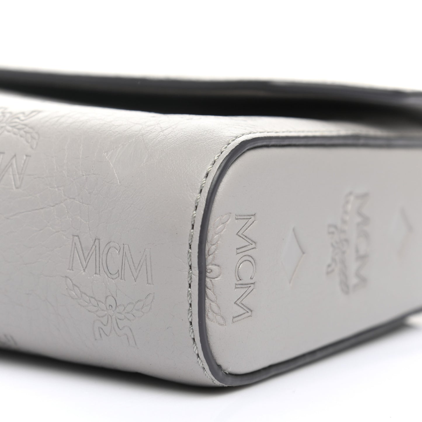Calfskin Ottomar Wallet On Chain Grey