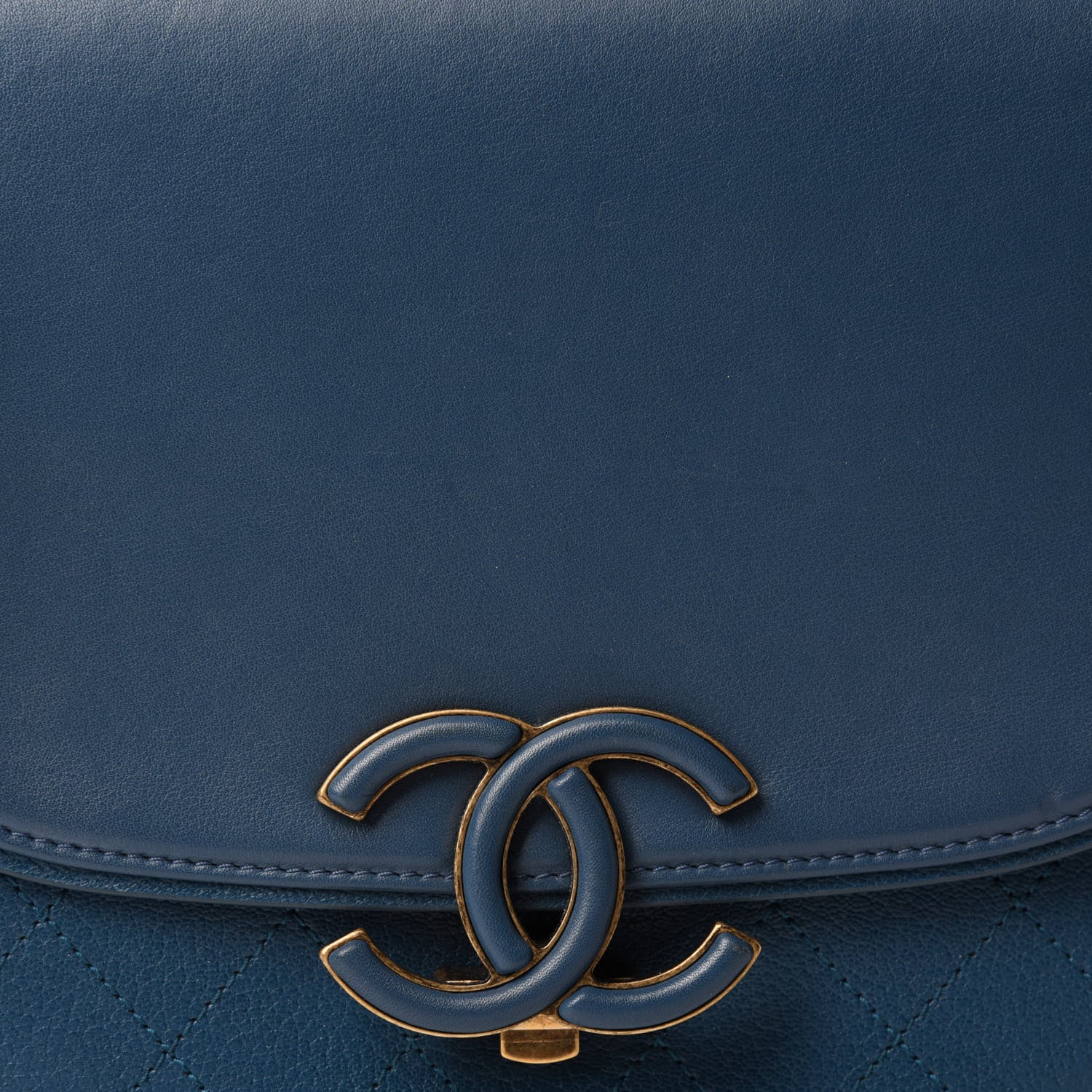 Chanel Shiny Calfskin Goatskin Quilted Medium Coco Curve Messenger Flap Navy 10 of 10