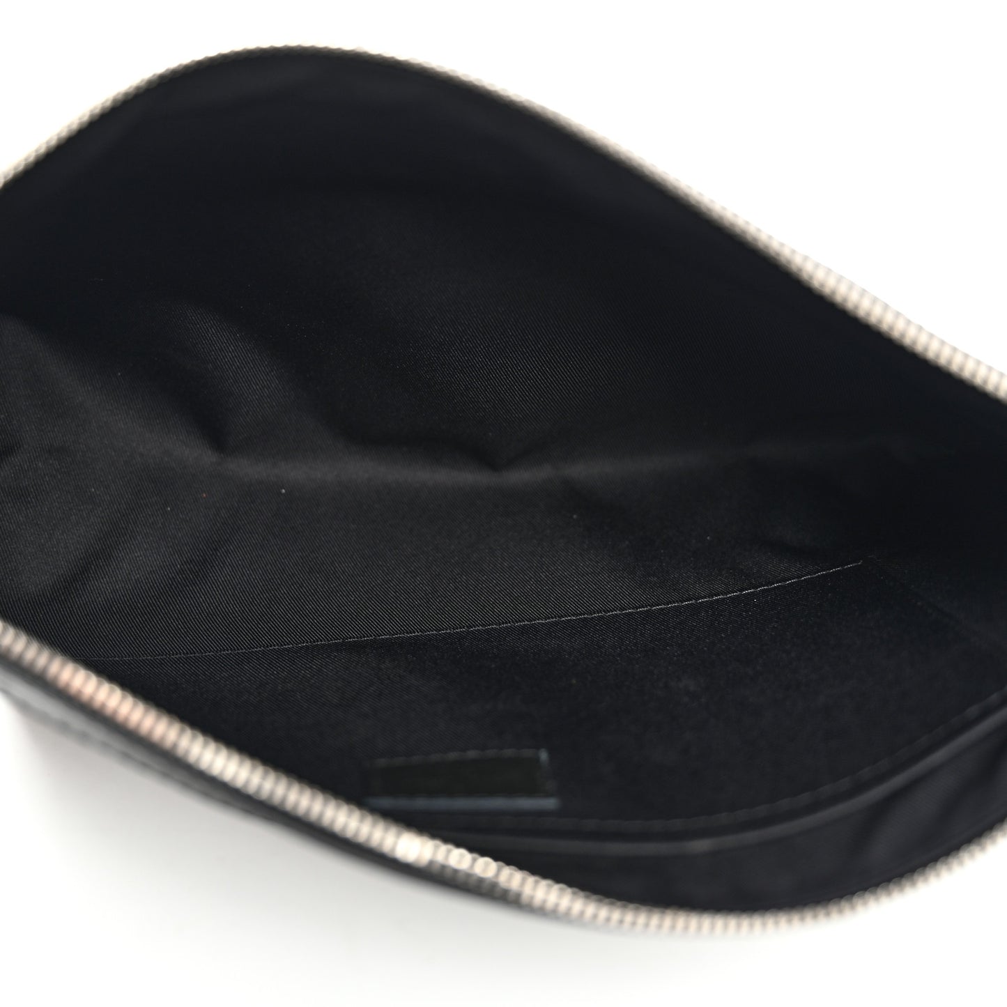 Damier Infini Discovery Pochette GM Onyx