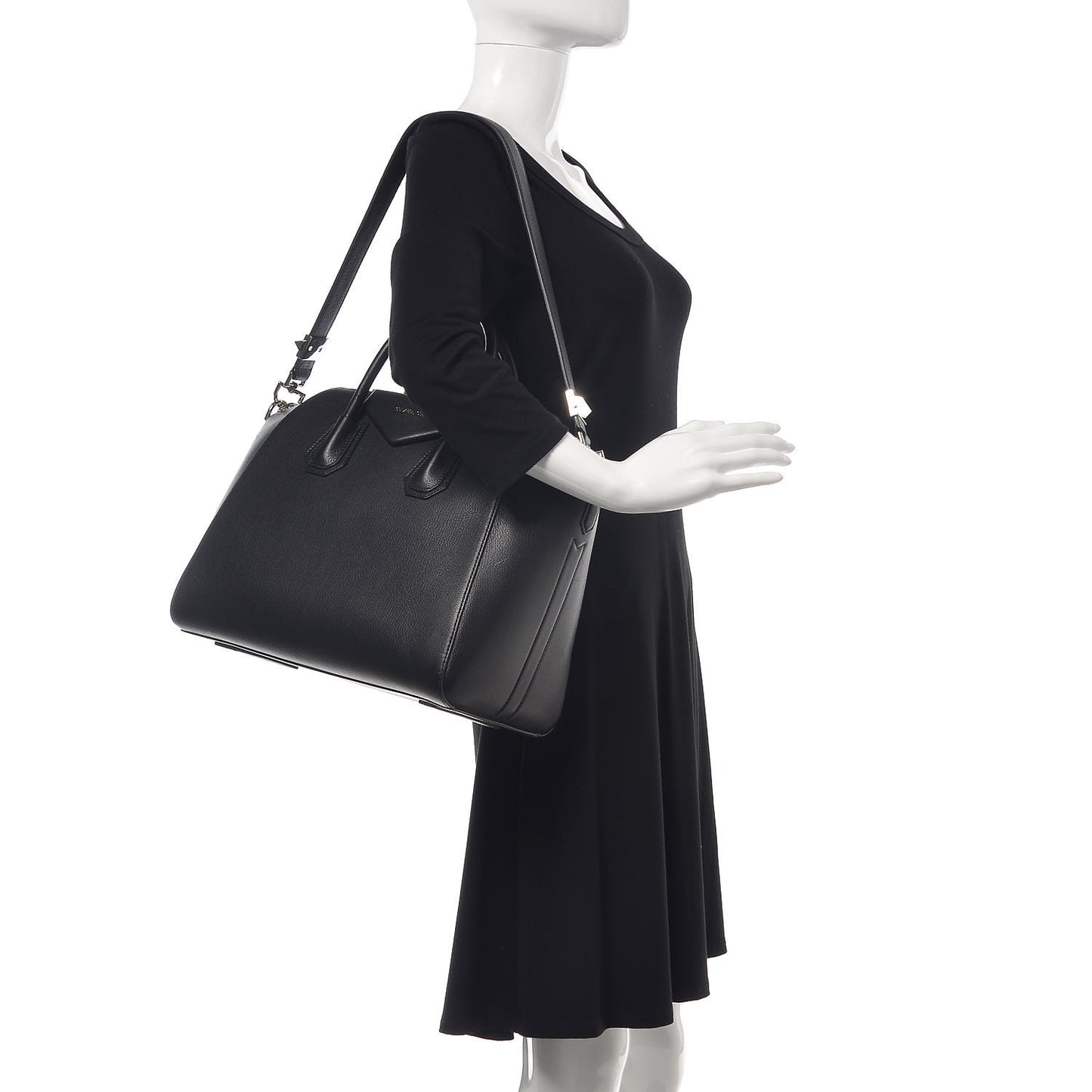 Sugar Goatskin Medium Antigona Black