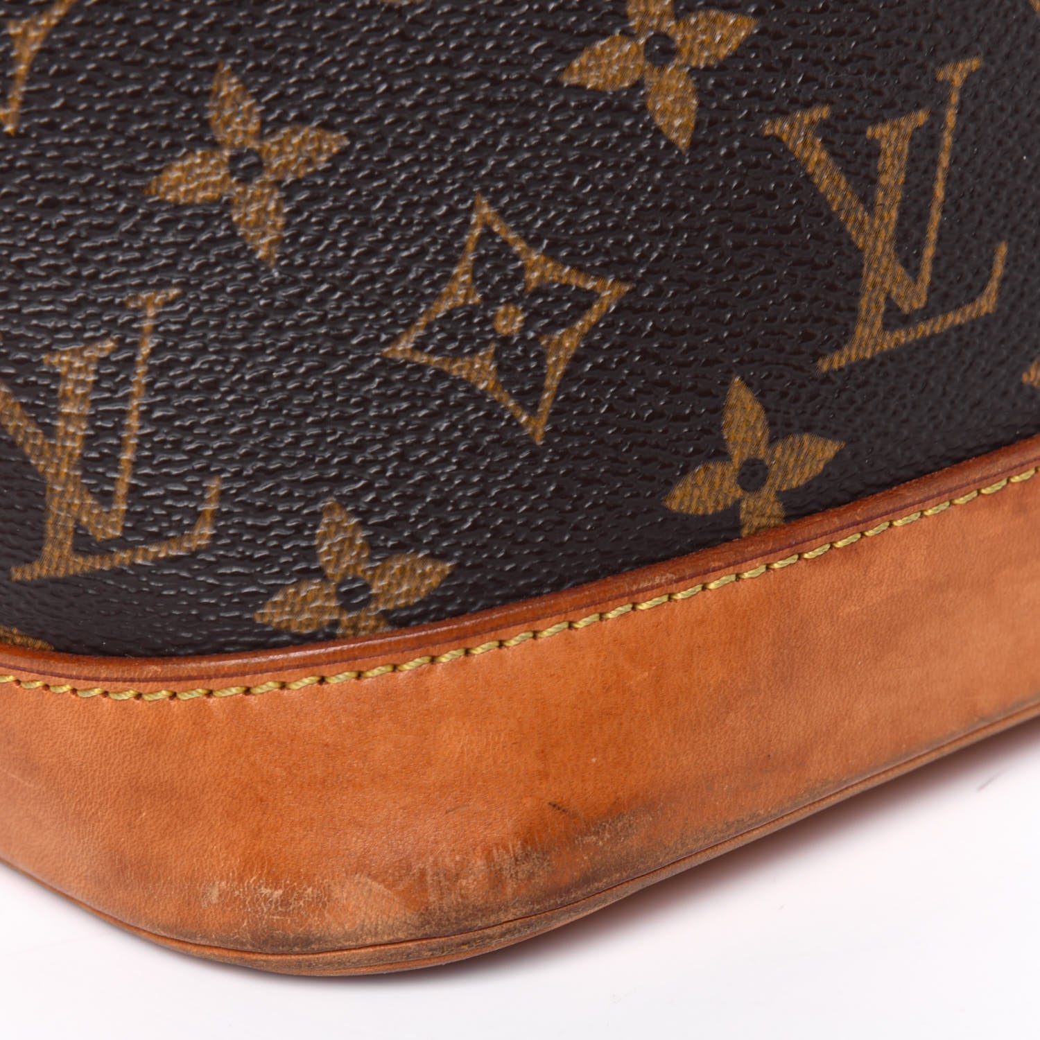 Louis Vuitton Monogram Alma PM 23 of 29