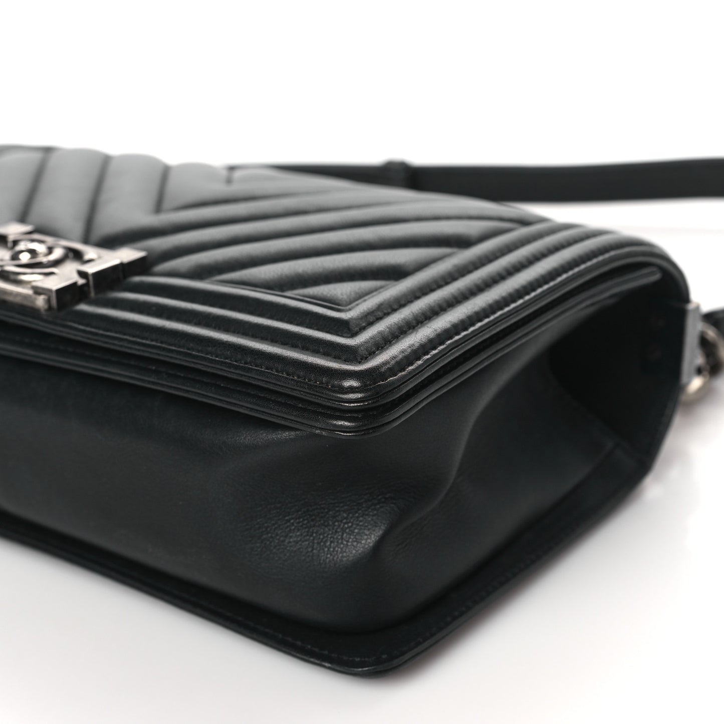 Lambskin Chevron Quilted Medium Boy Flap Black