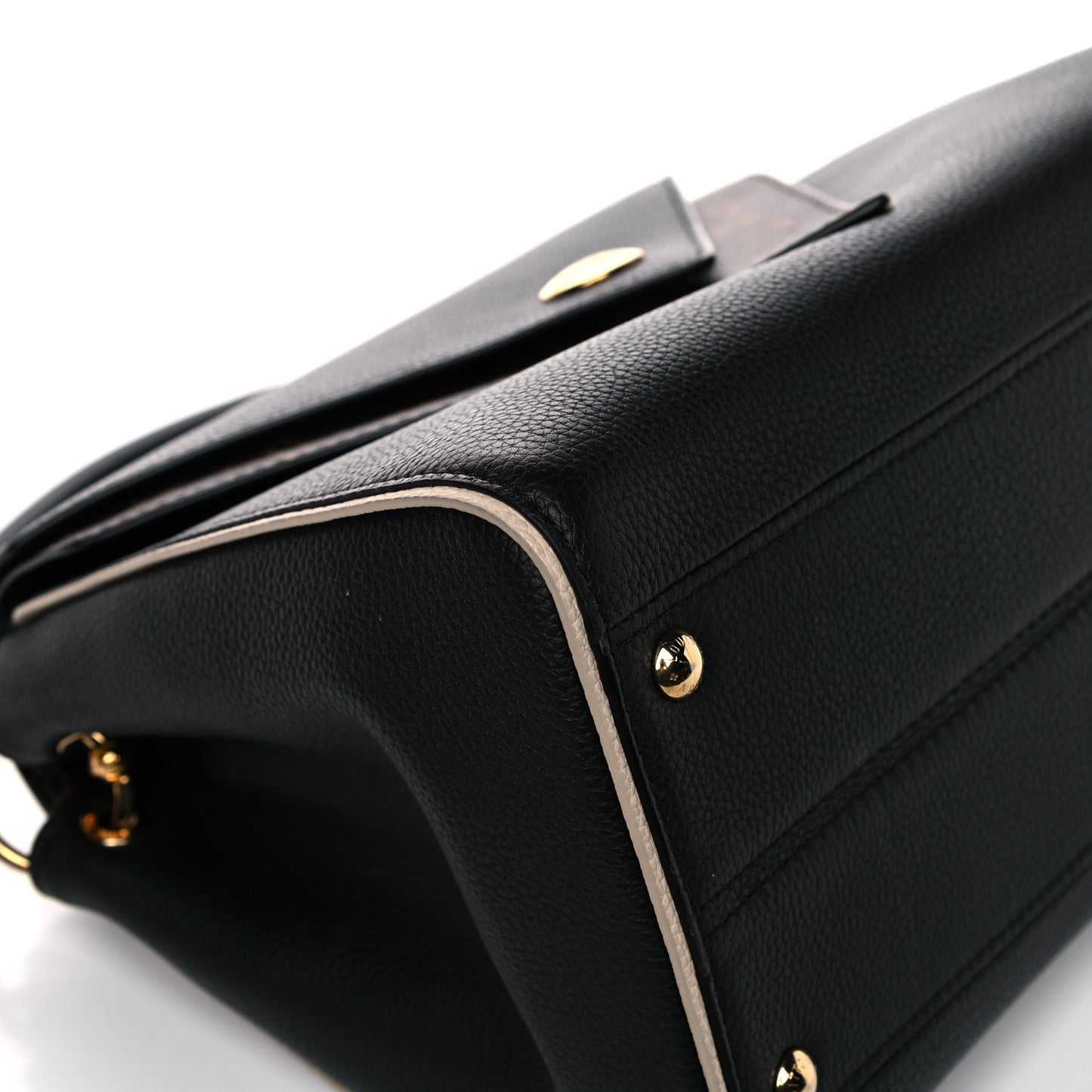 Monogram Double V Black