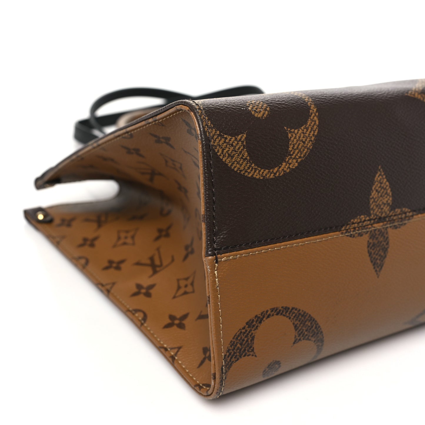 Reverse Monogram Giant Onthego MM