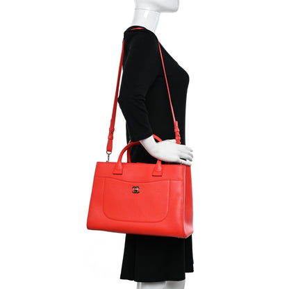Chanel Grained Calfskin Small Neo Executive Shopper Tote Red 2 of 13