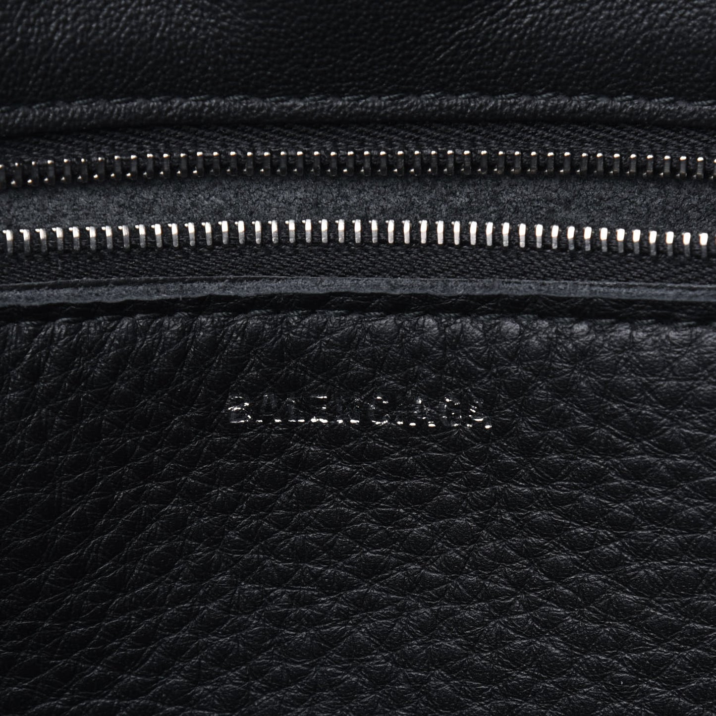 Veau Papier A6 Zip Around Tote Black