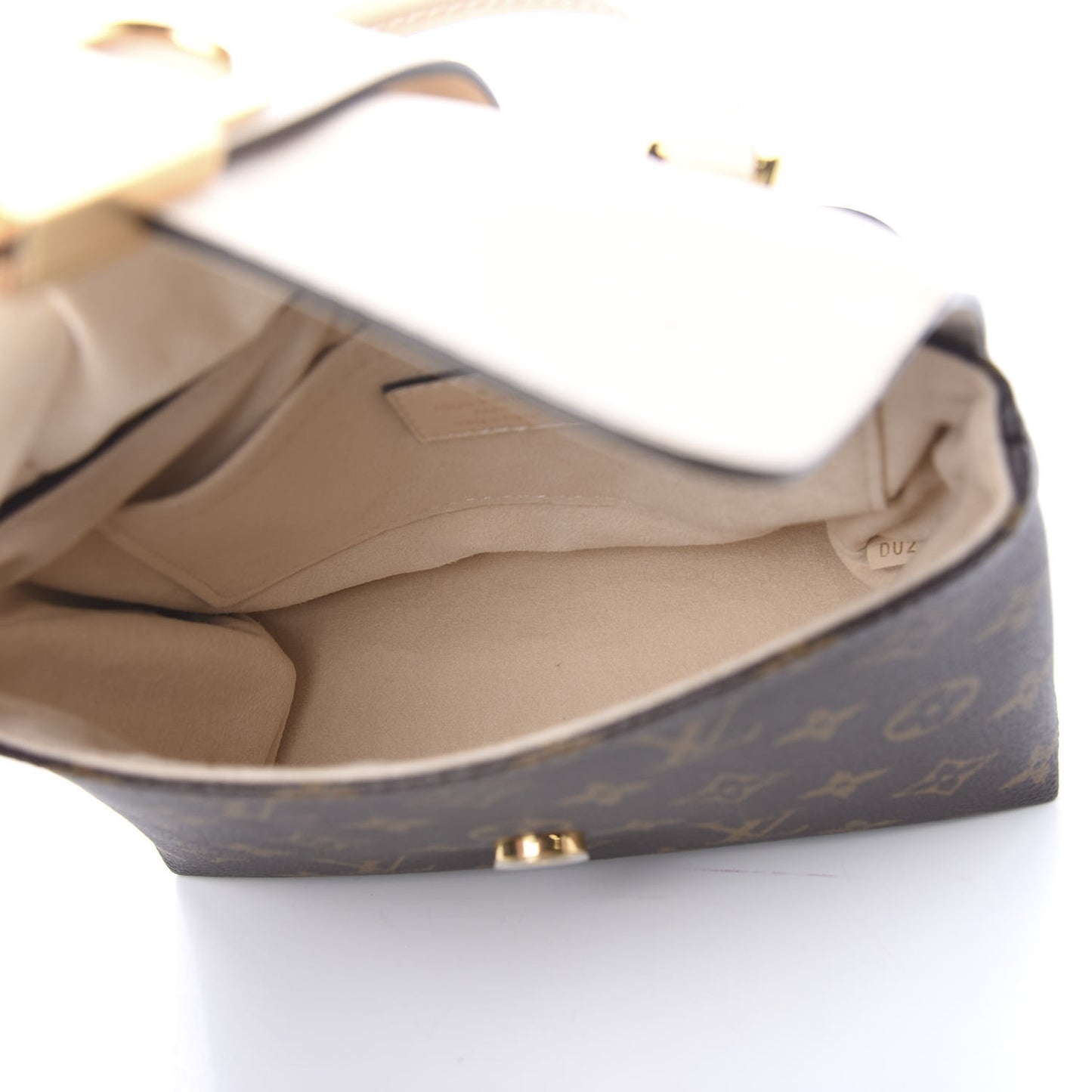Monogram Locky BB Creme