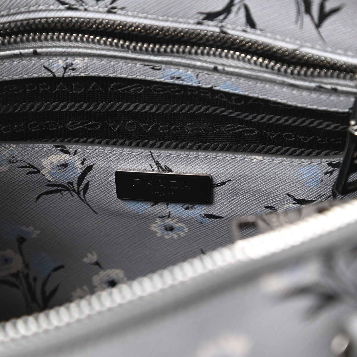 Saffiano Soft Bouquet Medium Promenade Tote Acciaio