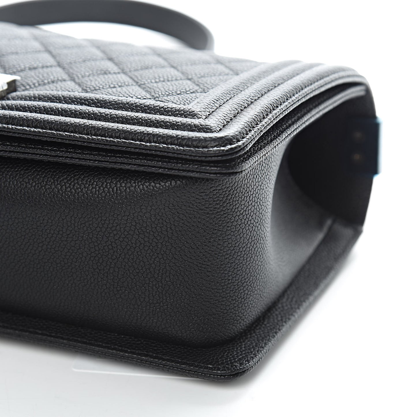 Caviar Quilted Medium Boy Flap Black