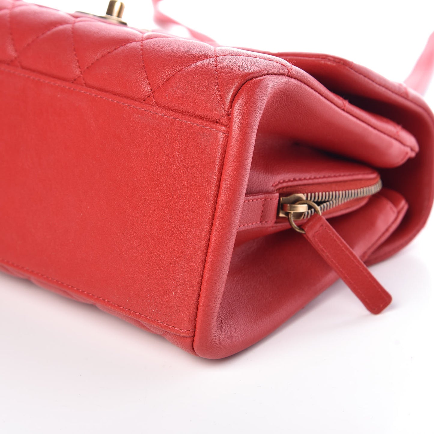 Shiny Sheepskin Quilted Small Trapezio Flap Red