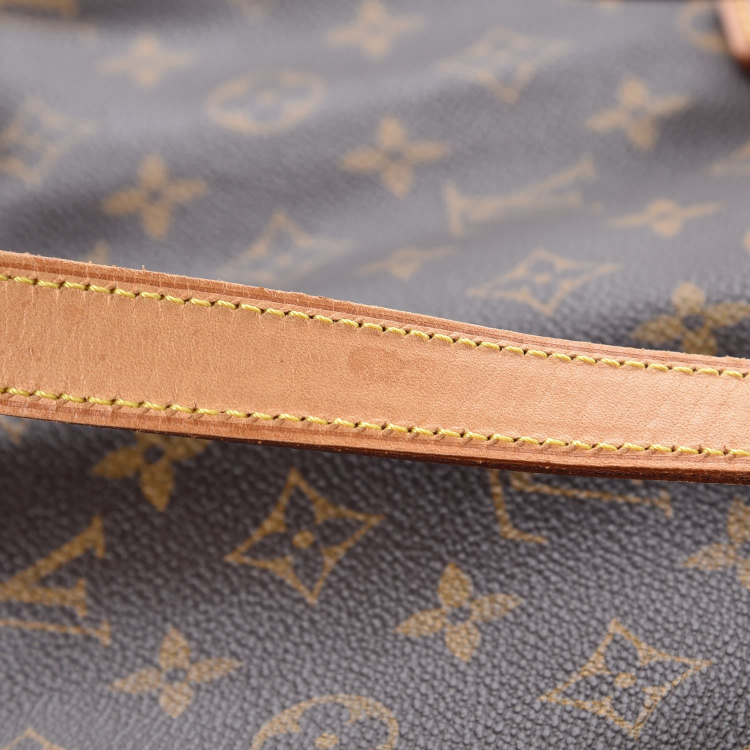 Louis Vuitton Monogram Cabas Mezzo 11 of 13