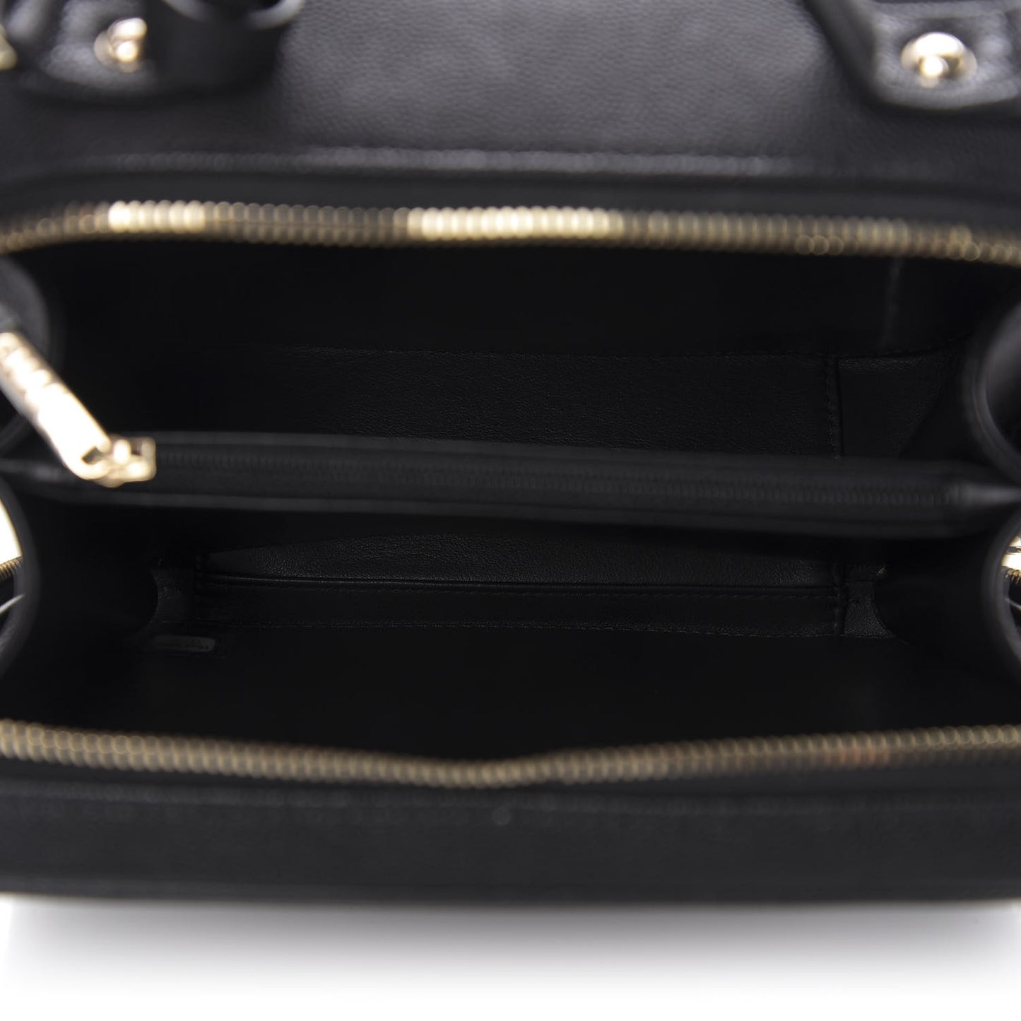 Caviar Quilted Medium CC Filigree Vanity Case Black