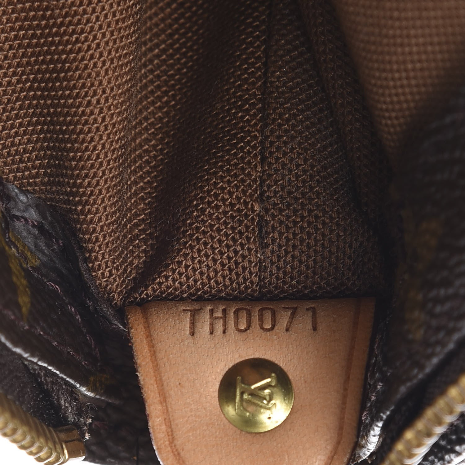 Louis Vuitton Monogram Cabas Mezzo 6 of 15