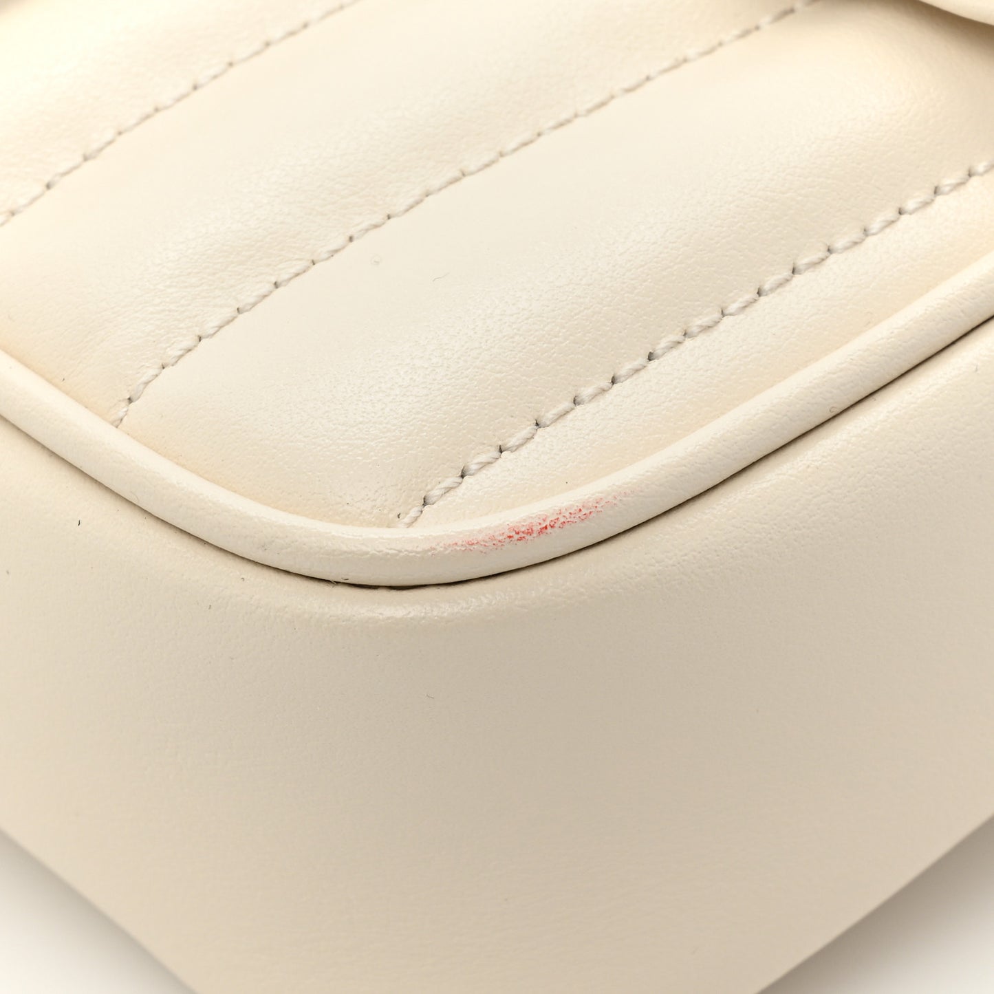 Calfskin Matelasse Aria Super Mini GG Marmont Shoulder Bag Mystic White
