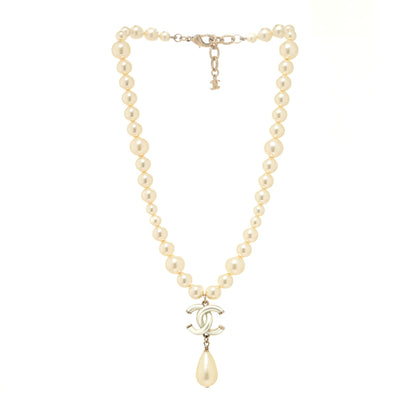 Chanel Pearl CC Drop Necklace Gold 3 of 4