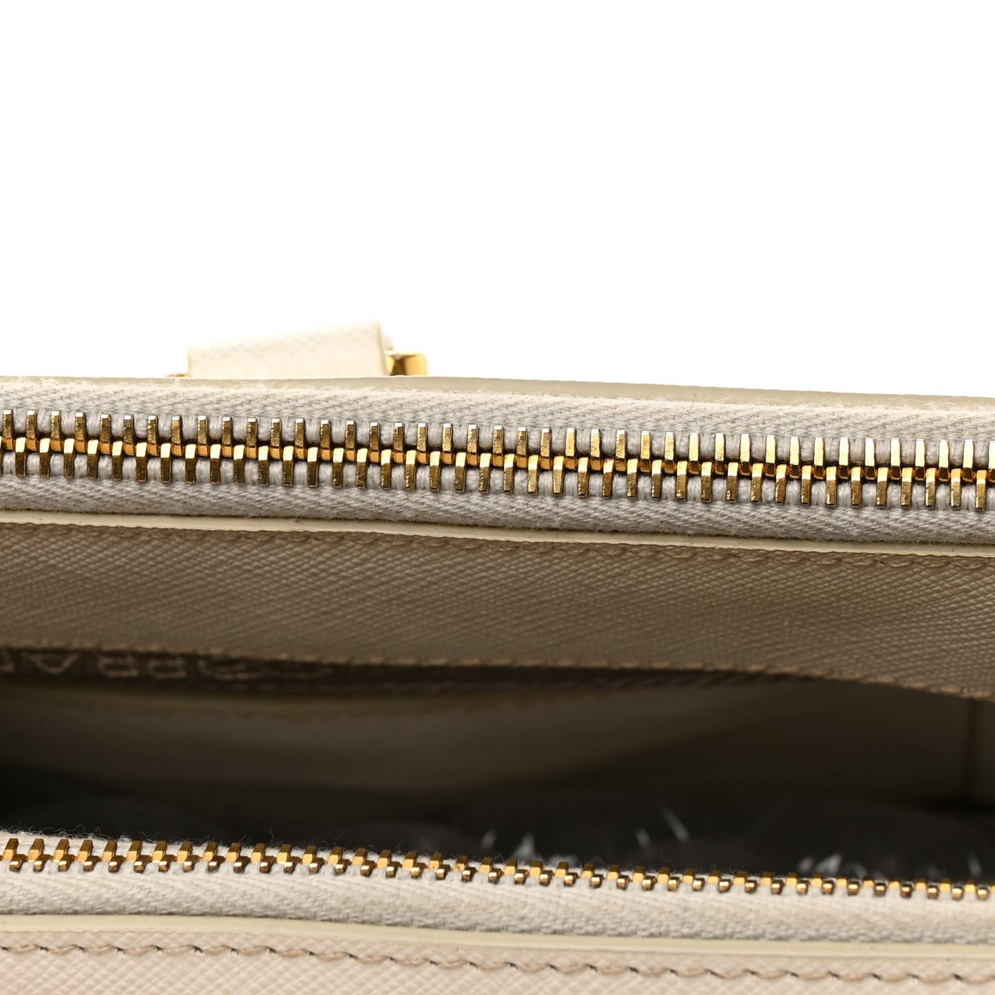 Saffiano Medium Galleria Double Zip Tote Talco