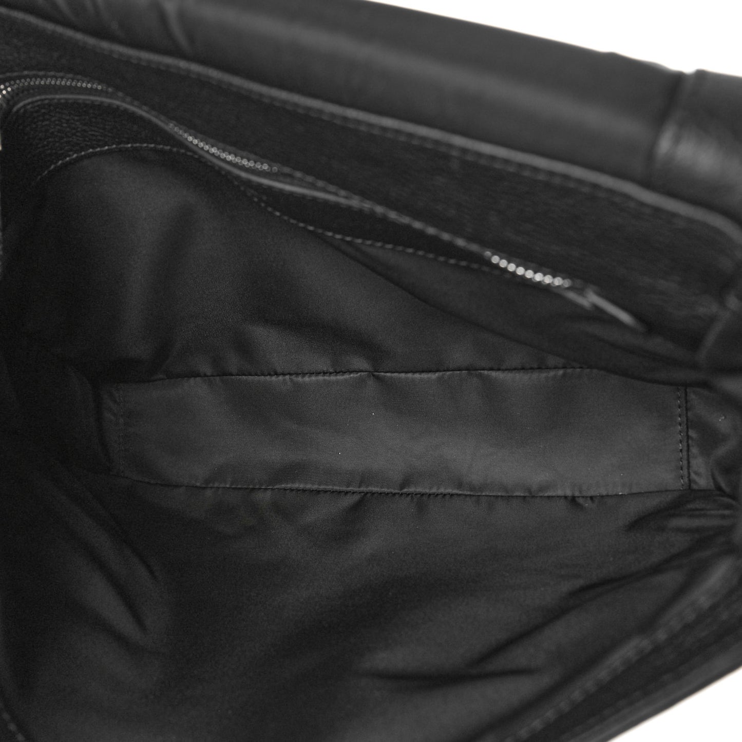 Grainy Calfskin Embossed Bruno Messenger Black
