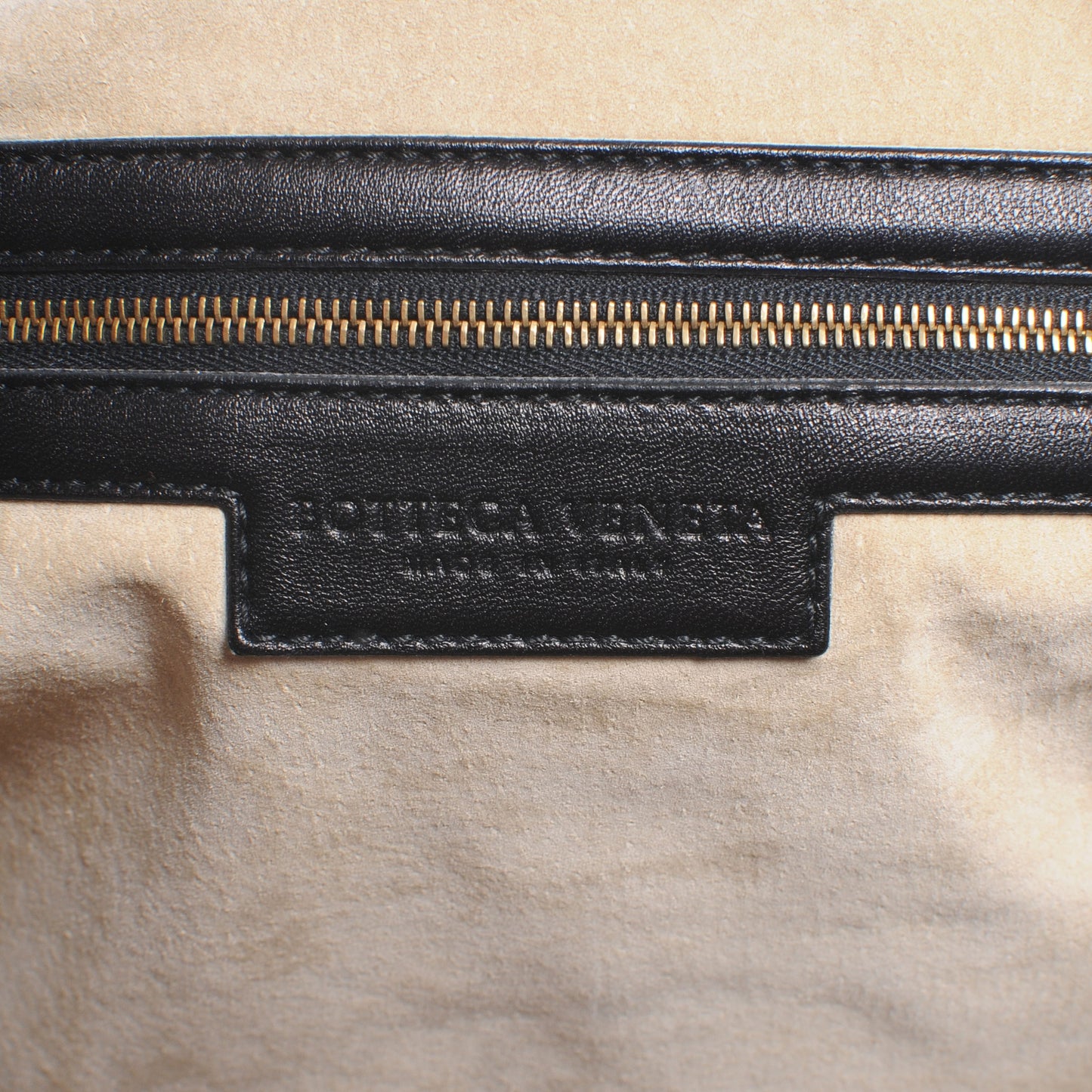 Nappa Intrecciato Maxi Veneta Hobo Nero