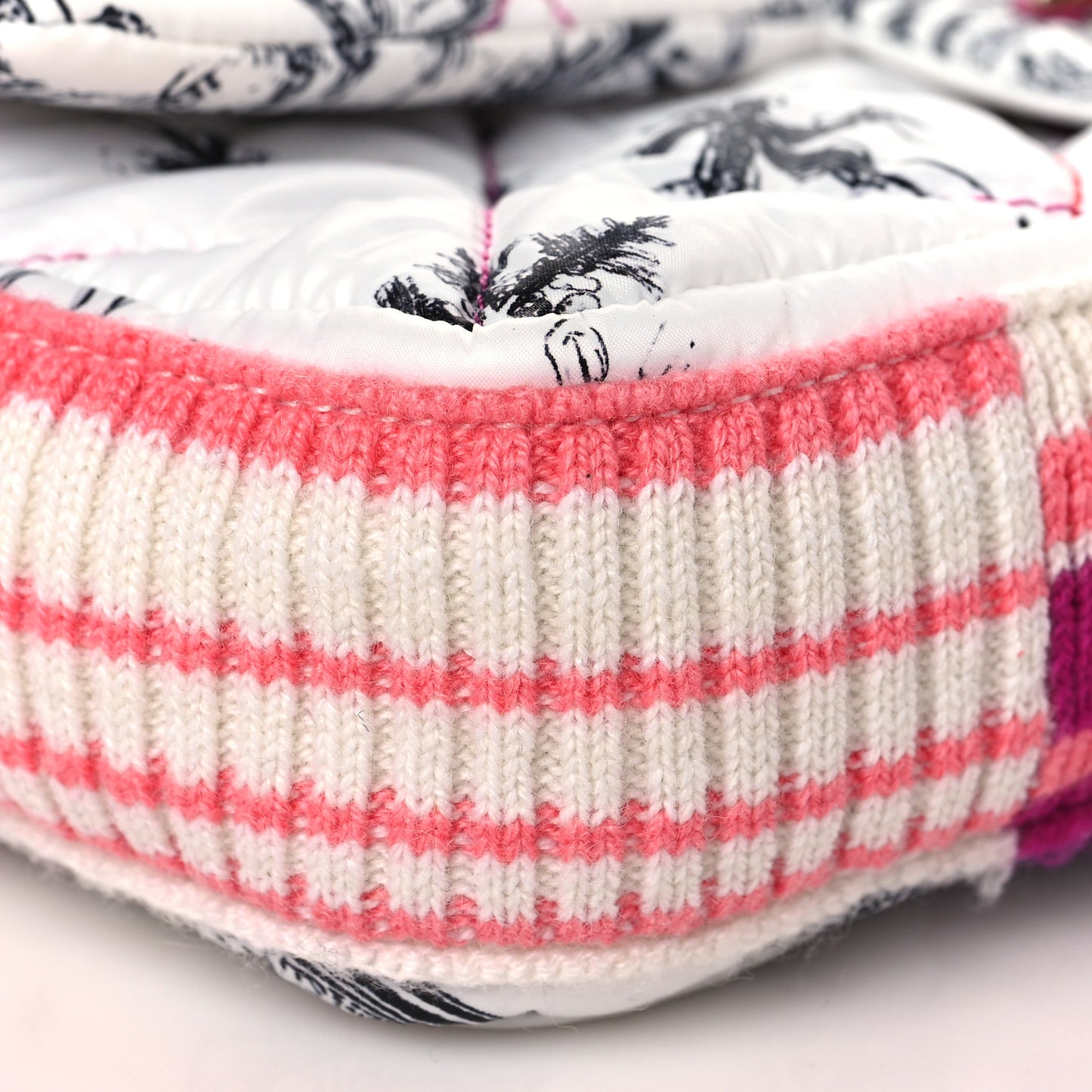 Nylon Knit Coco Neige Snowflake Small Flap White Pink
