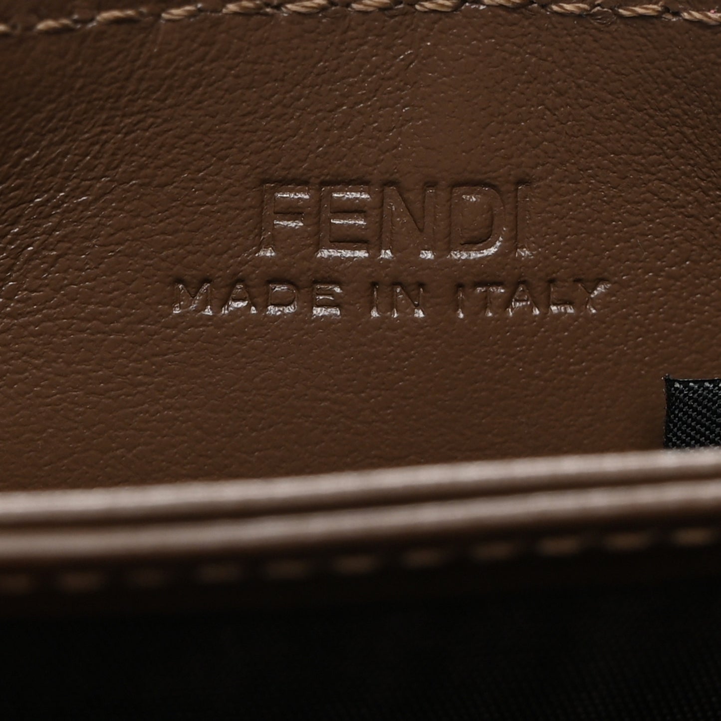 Vitello Cruise F is Fendi Bi-Color FF 1974 Embossed Gusseted Card Holder Maya Black