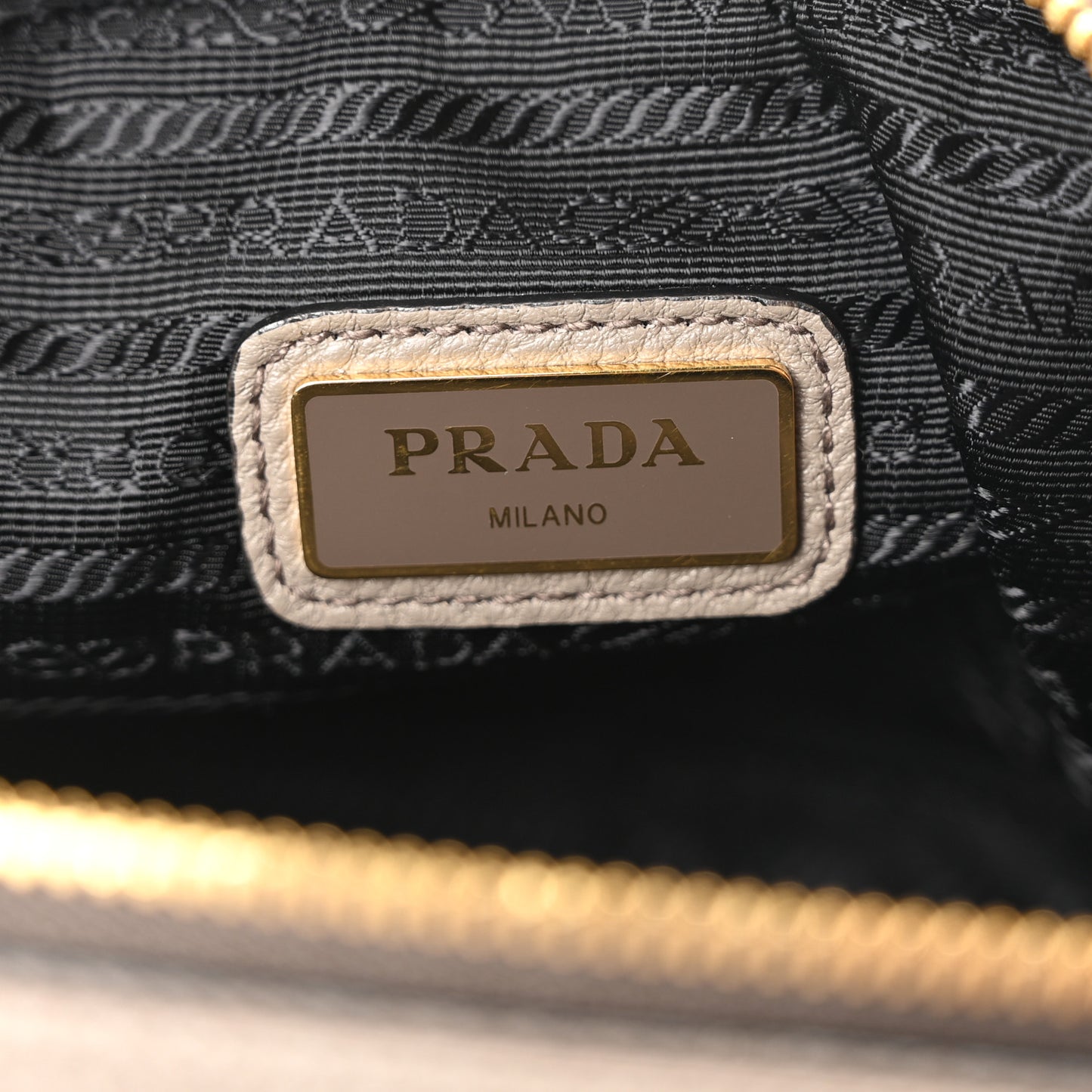 Vitello Daino Medium Double Zip Shoulder Bag Argilla