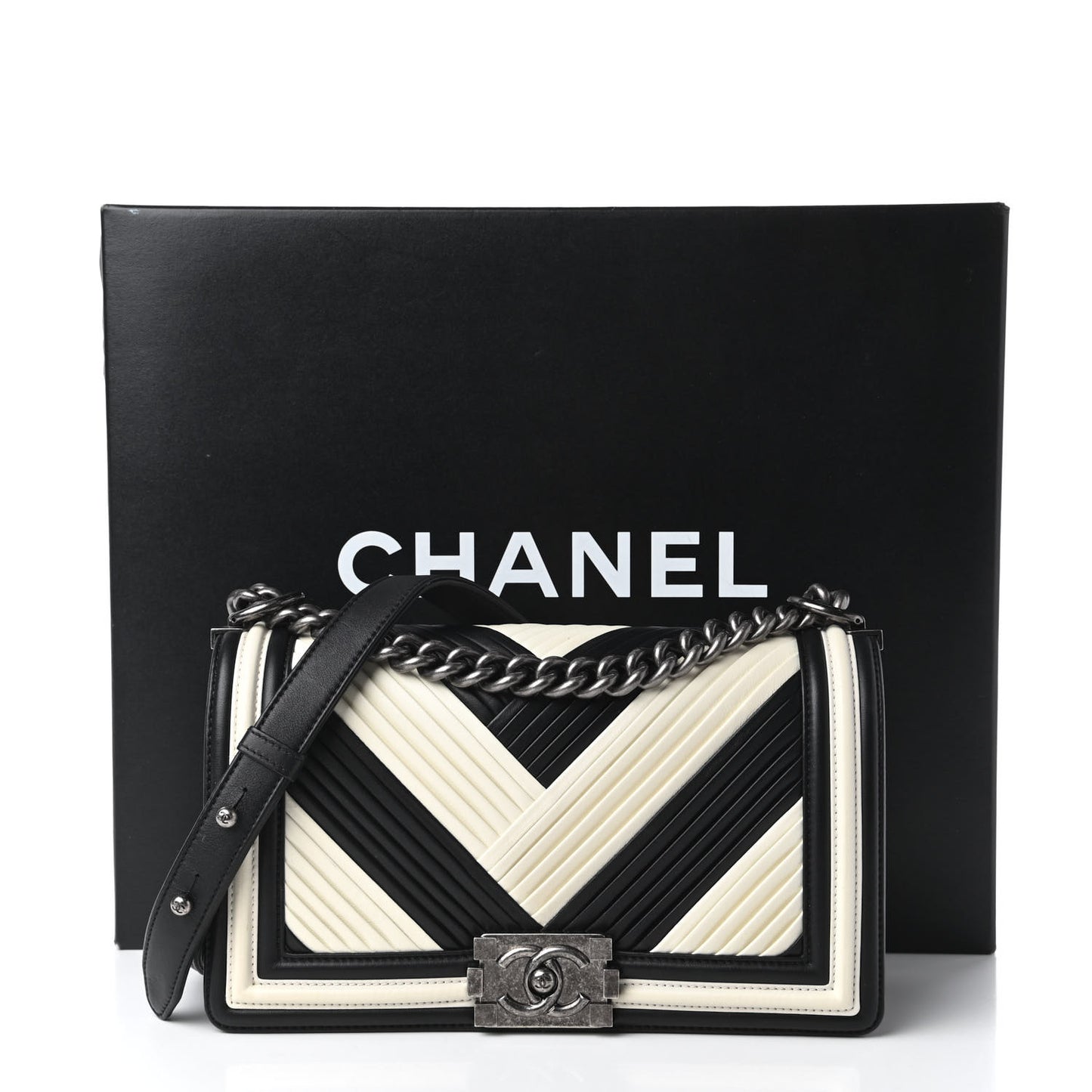 Calfskin Pleated Medium Boy In Rome Flap Black White