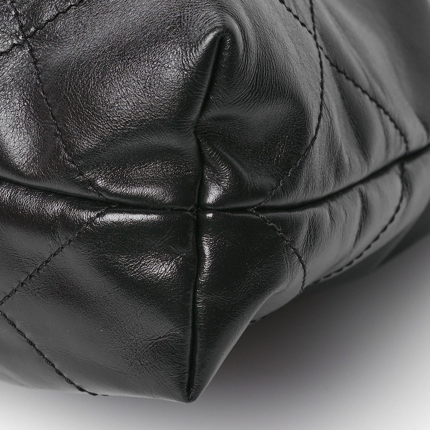 Shiny Calfskin Quilted Small Chanel 22 So Black