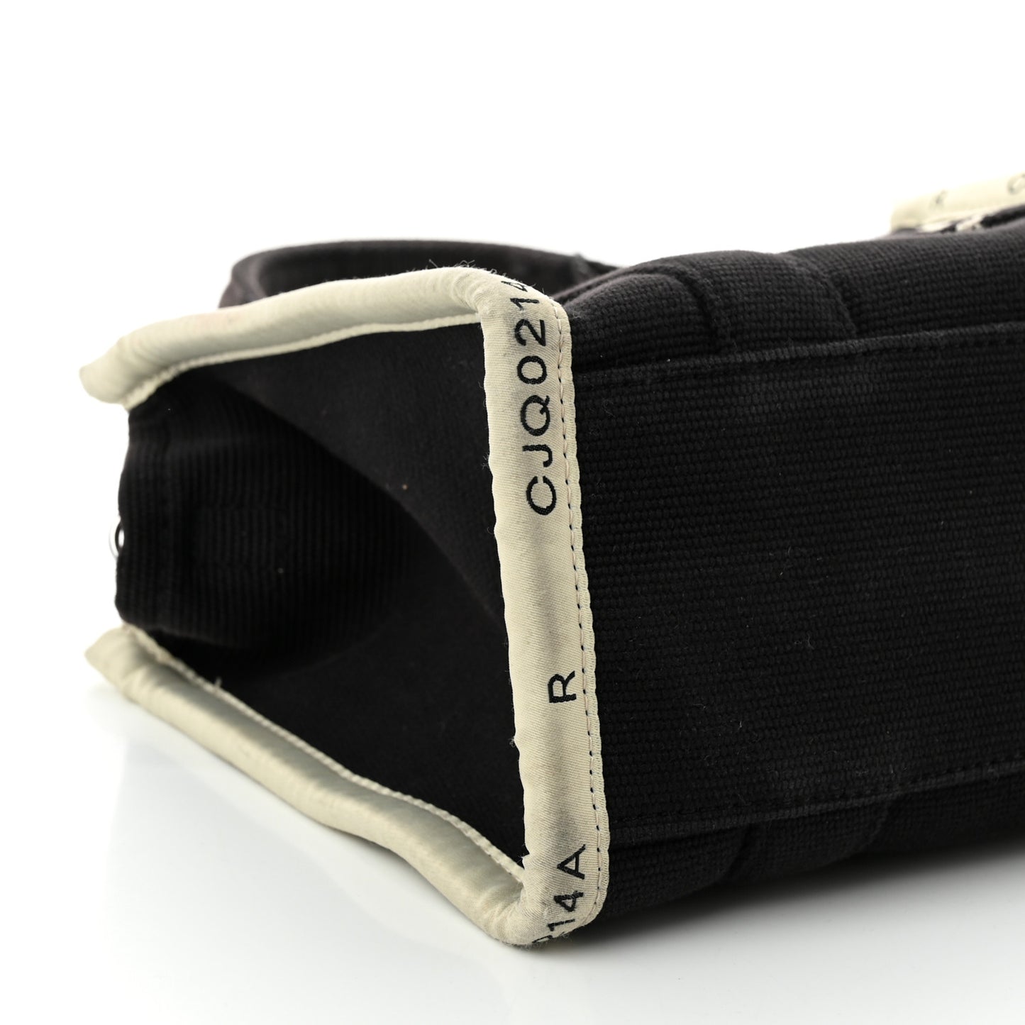 Jacquard Small The Traveler Tote Bag Black