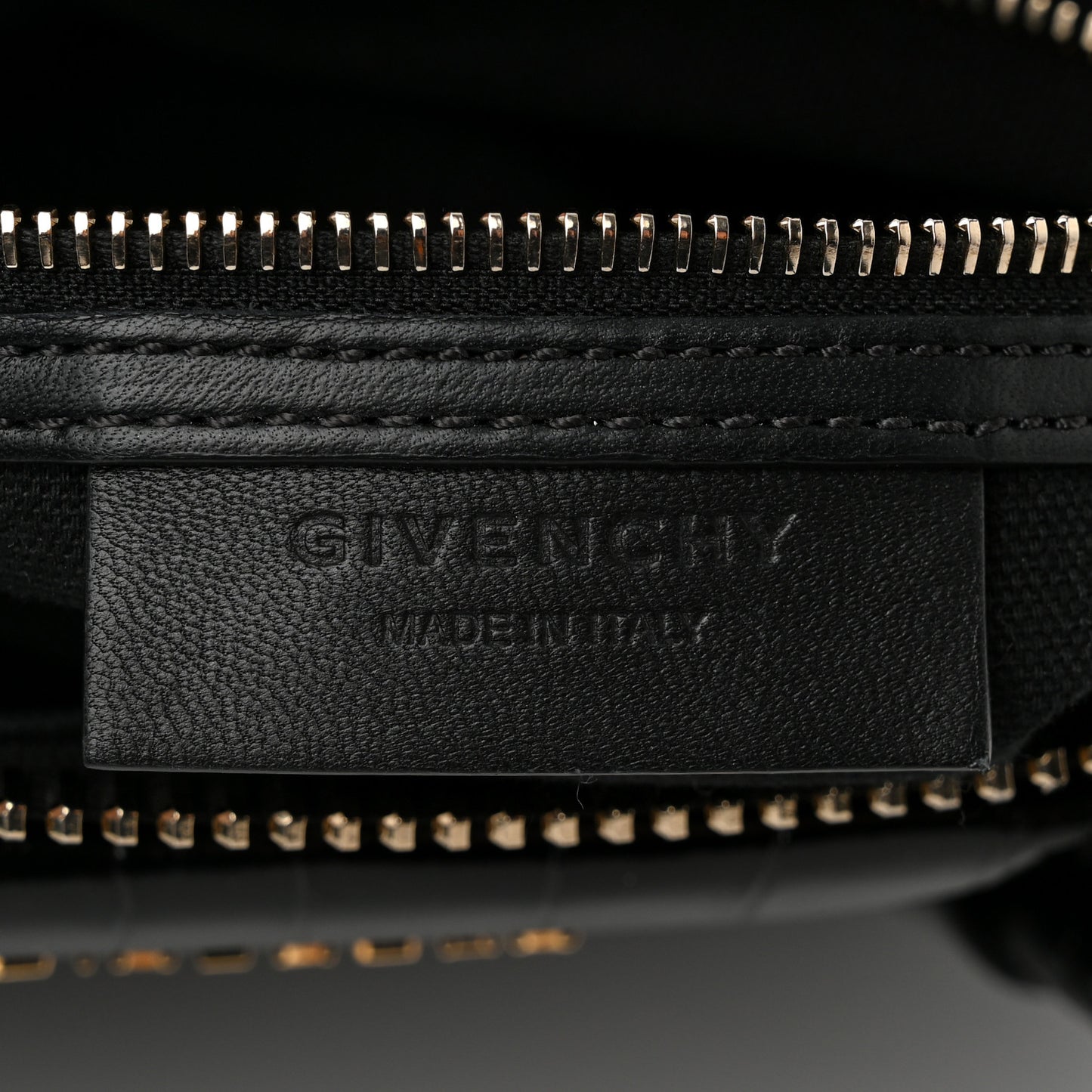 Calfskin Crocodile Embossed Small Antigona Black