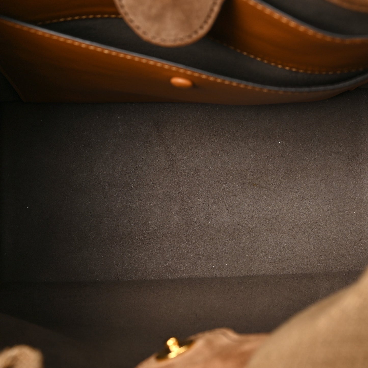 Vitello Grace Suede Flip Tote Nocciola Marrone