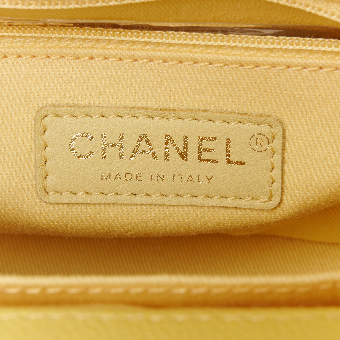 Caviar Quilted Medium Business Affinity Flap Yellow