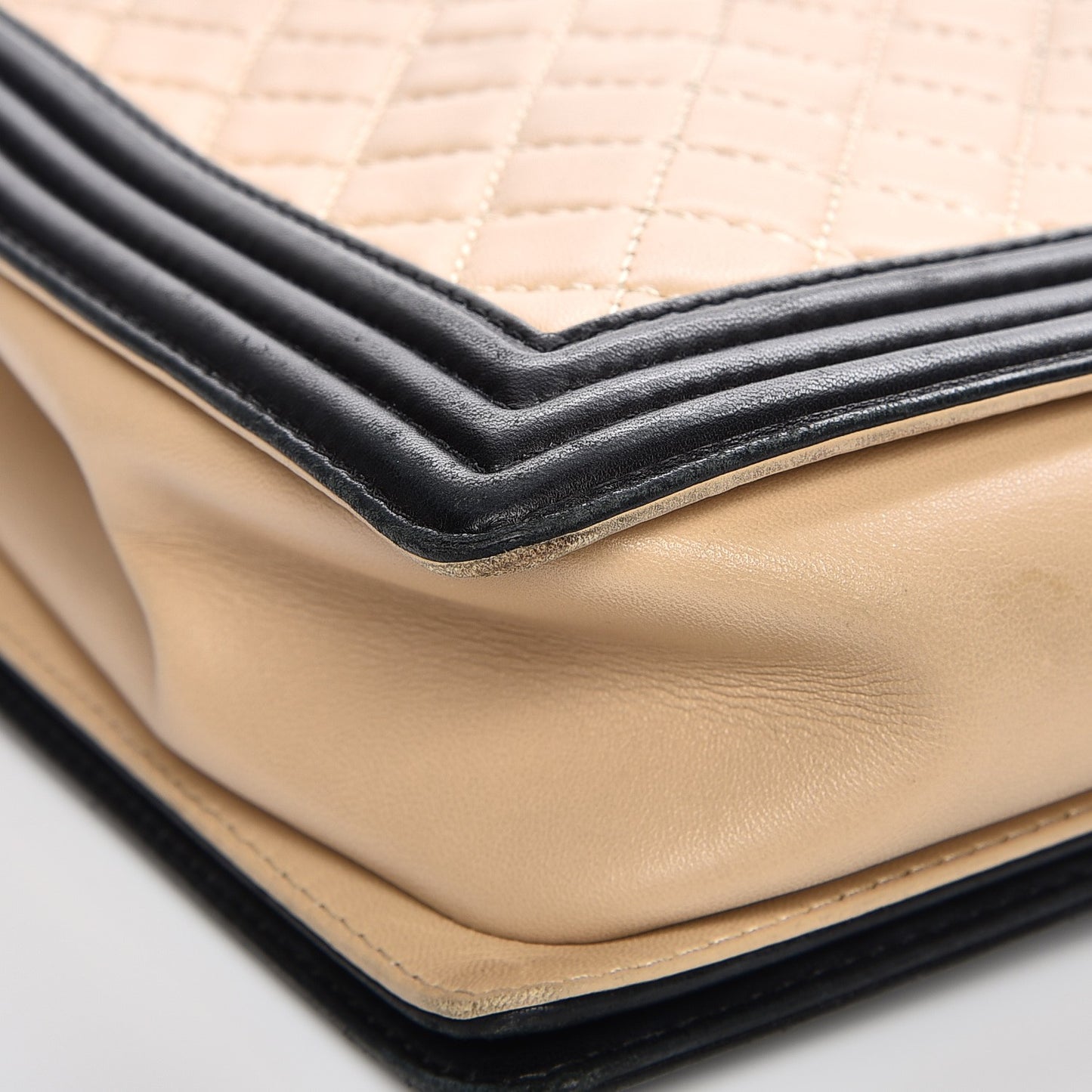 Lambskin Quilted Large Boy Flap Beige Black