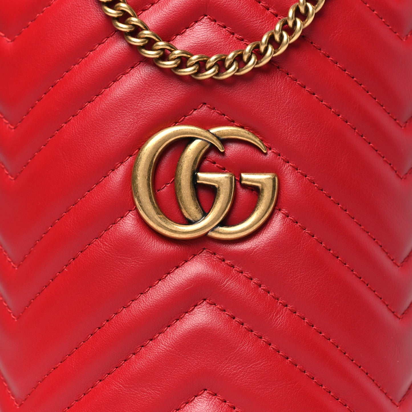 Calfskin Matelasse Mini GG Marmont 2.0 Bucket Bag Hibiscus Red