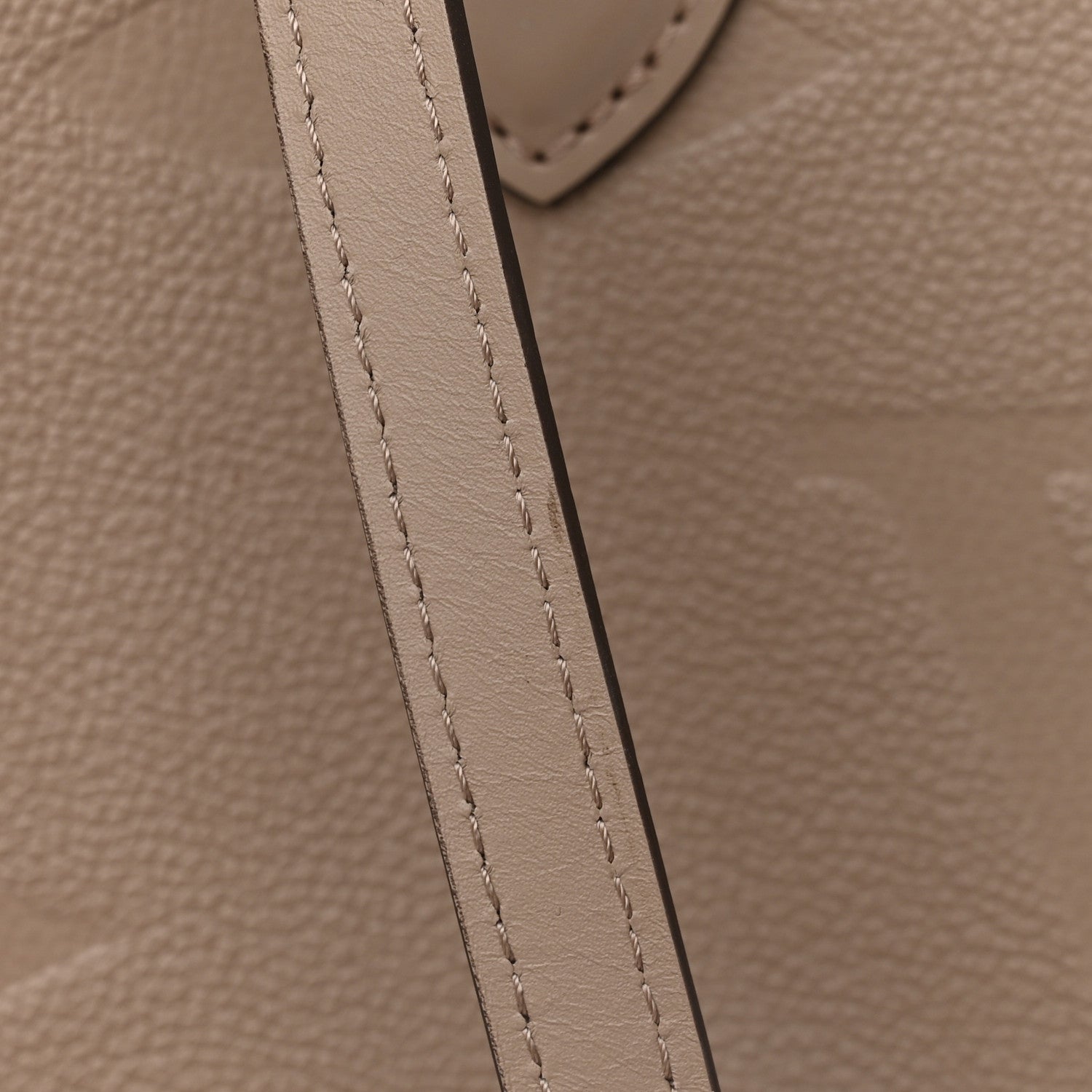 Louis Vuitton Empreinte Monogram Giant Onthego MM Tourterelle 11 of 12