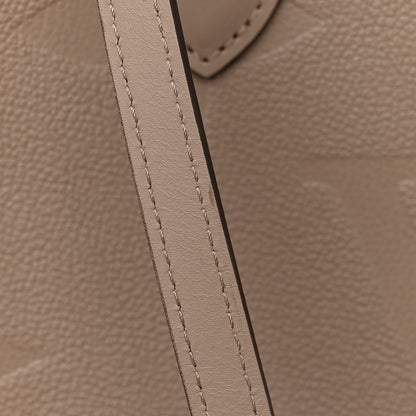 Louis Vuitton Empreinte Monogram Giant Onthego MM Tourterelle 11 of 12