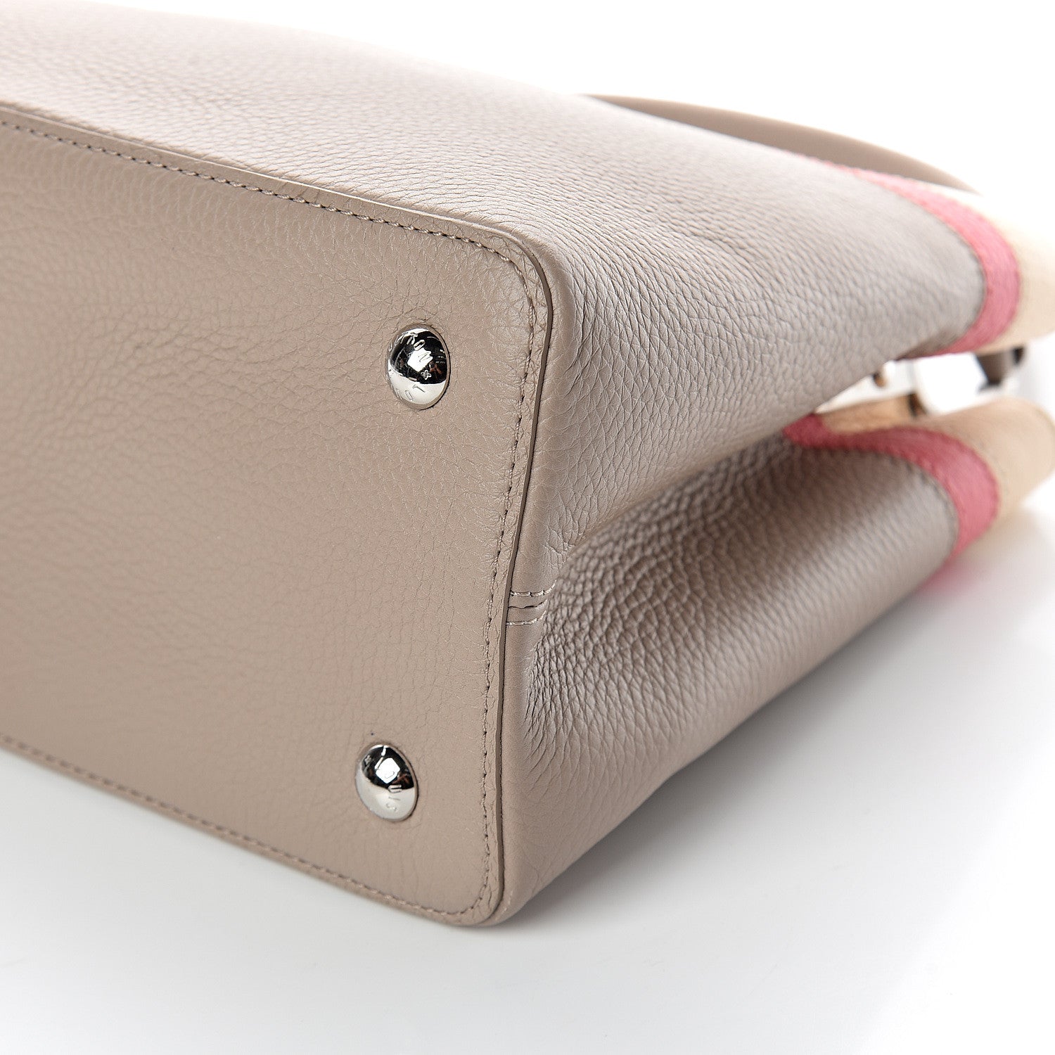 Louis Vuitton Taurillon Capucines MM Galet Coral Pebble 8 of 8