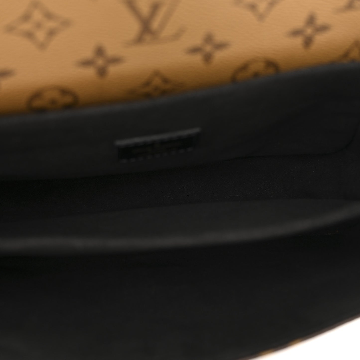 Reverse Monogram Pochette Metis