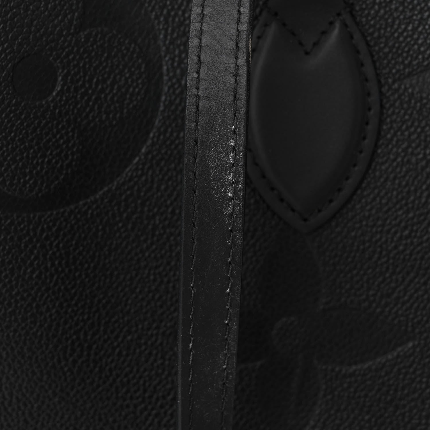 Louis Vuitton Empreinte Monogram Giant Onthego GM Black 10 of 11